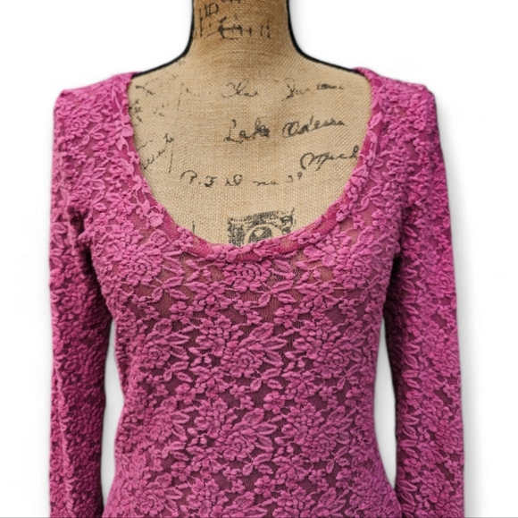 Anthropologie Pink Lace Scoop Neck Top. - Picture 5 of 9